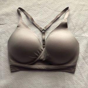 Victoria’s Secret 34DD uplift no wire bra